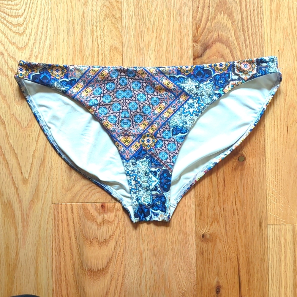 Maree Maree. Bikini Patterned Bottom. Size 10
